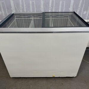 Sügavkülmkirst klaasidega 200L 104x65x89cm