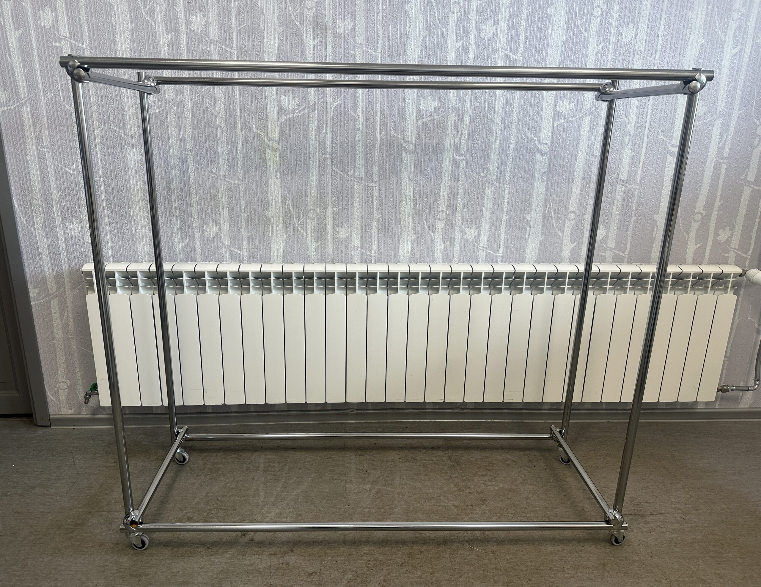 Kroom stange ratastel 150x52x137cm