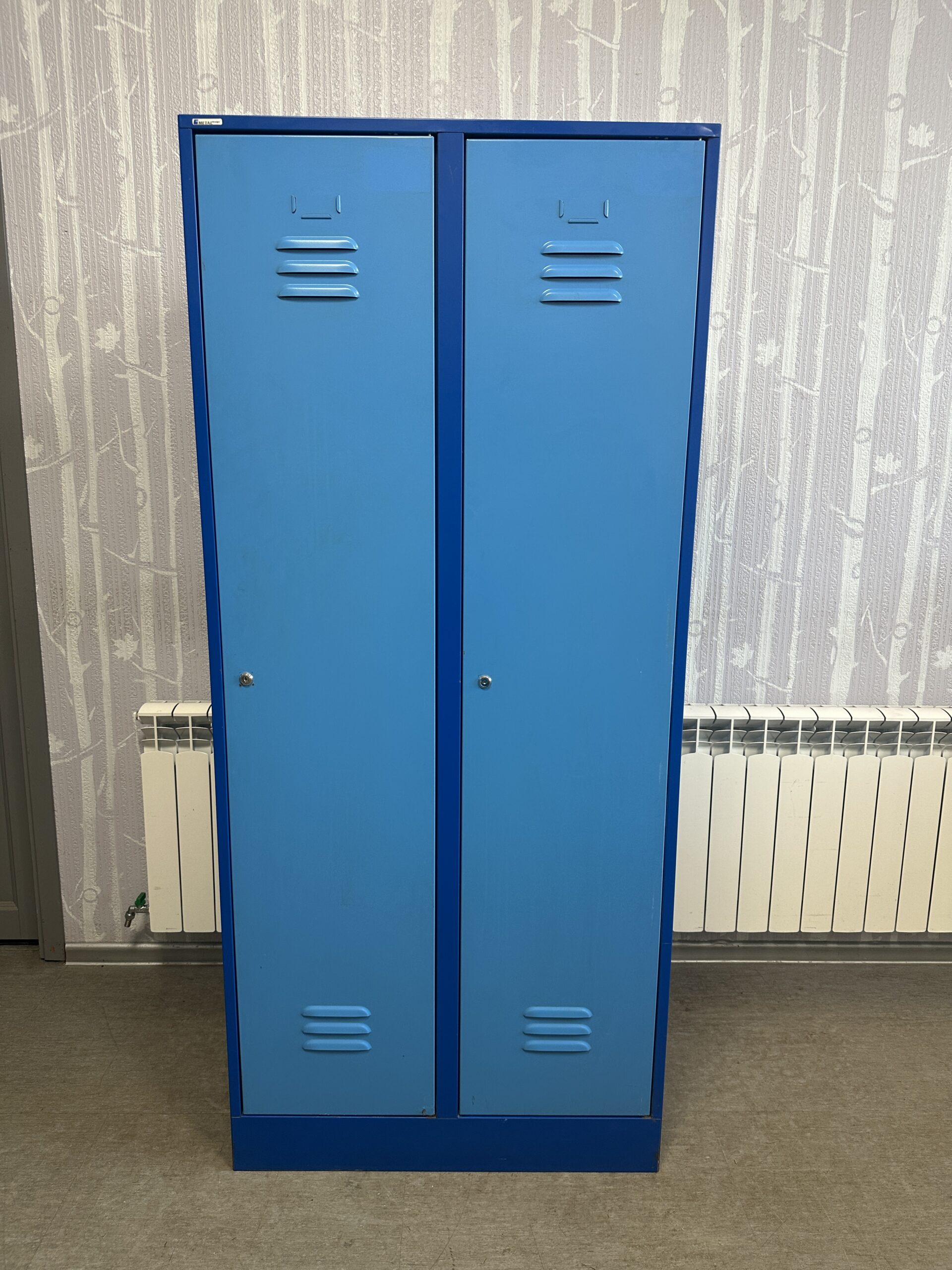 Sinine garderoobikapp/metall riidekapp 2 uksega 80x50x180cm
