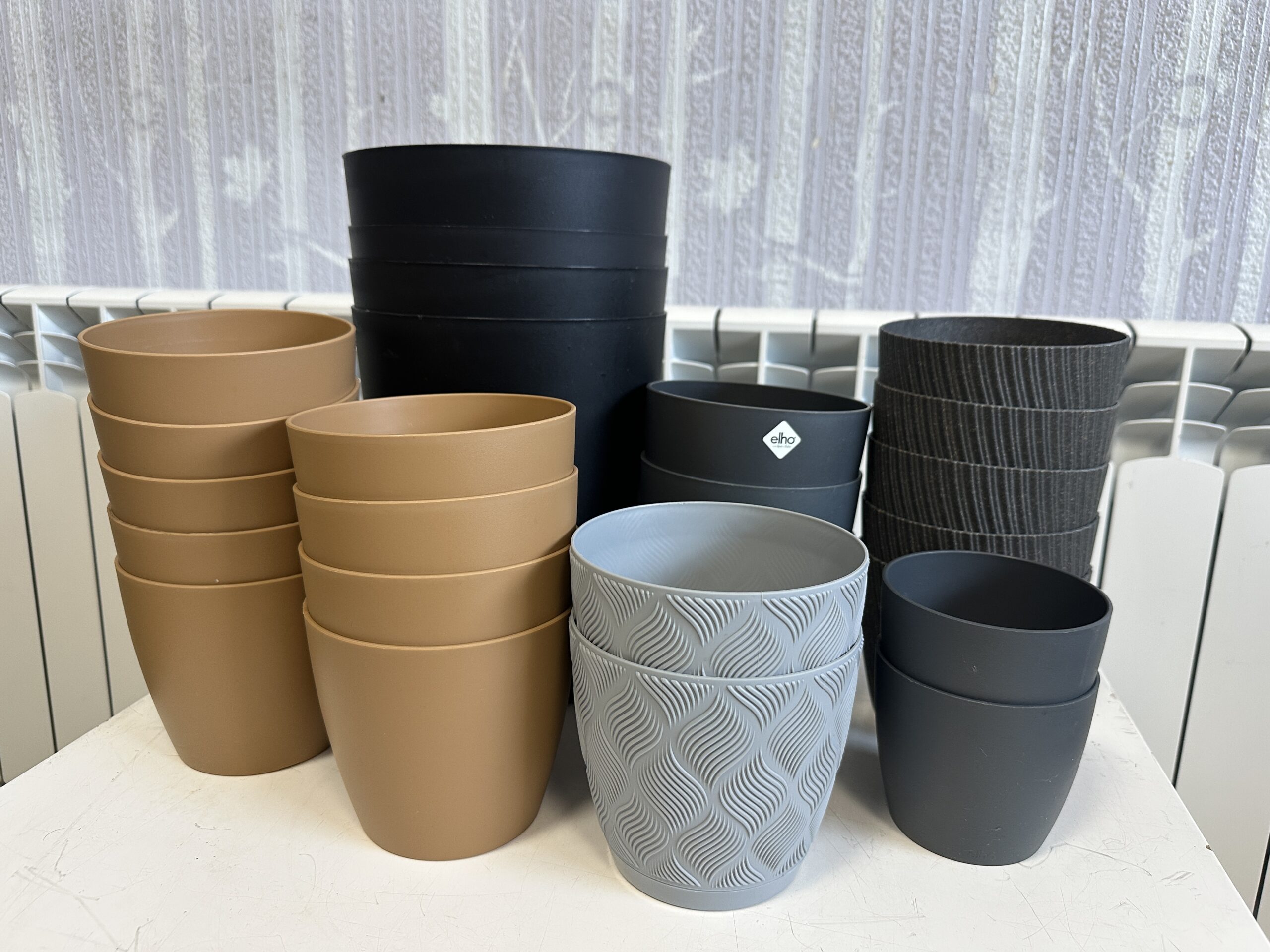 Plastikust lillepotid/ümbrispotid komplekt