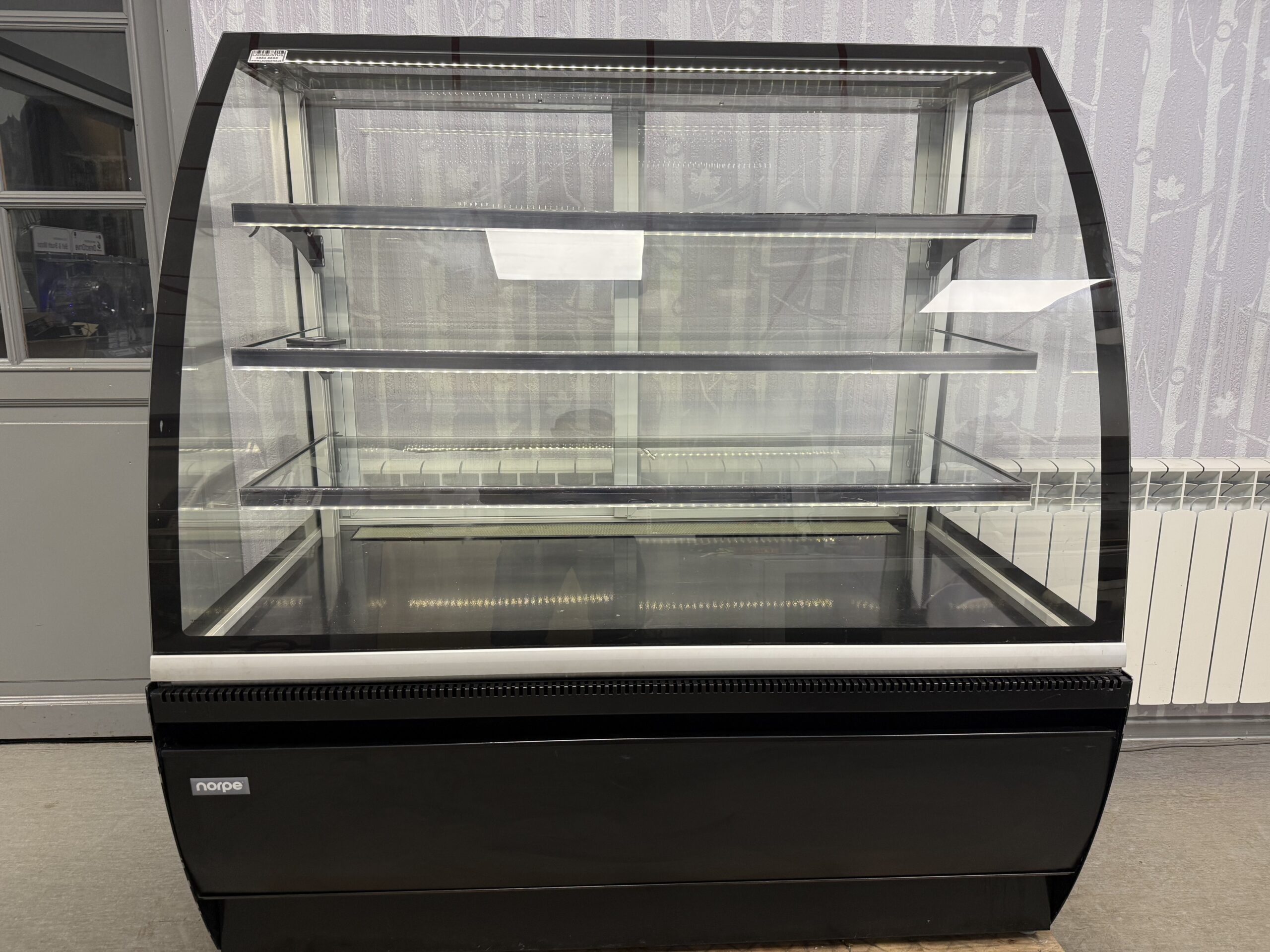 Külmvitriin / Kondiitrivitriin Norpe Aida 120M