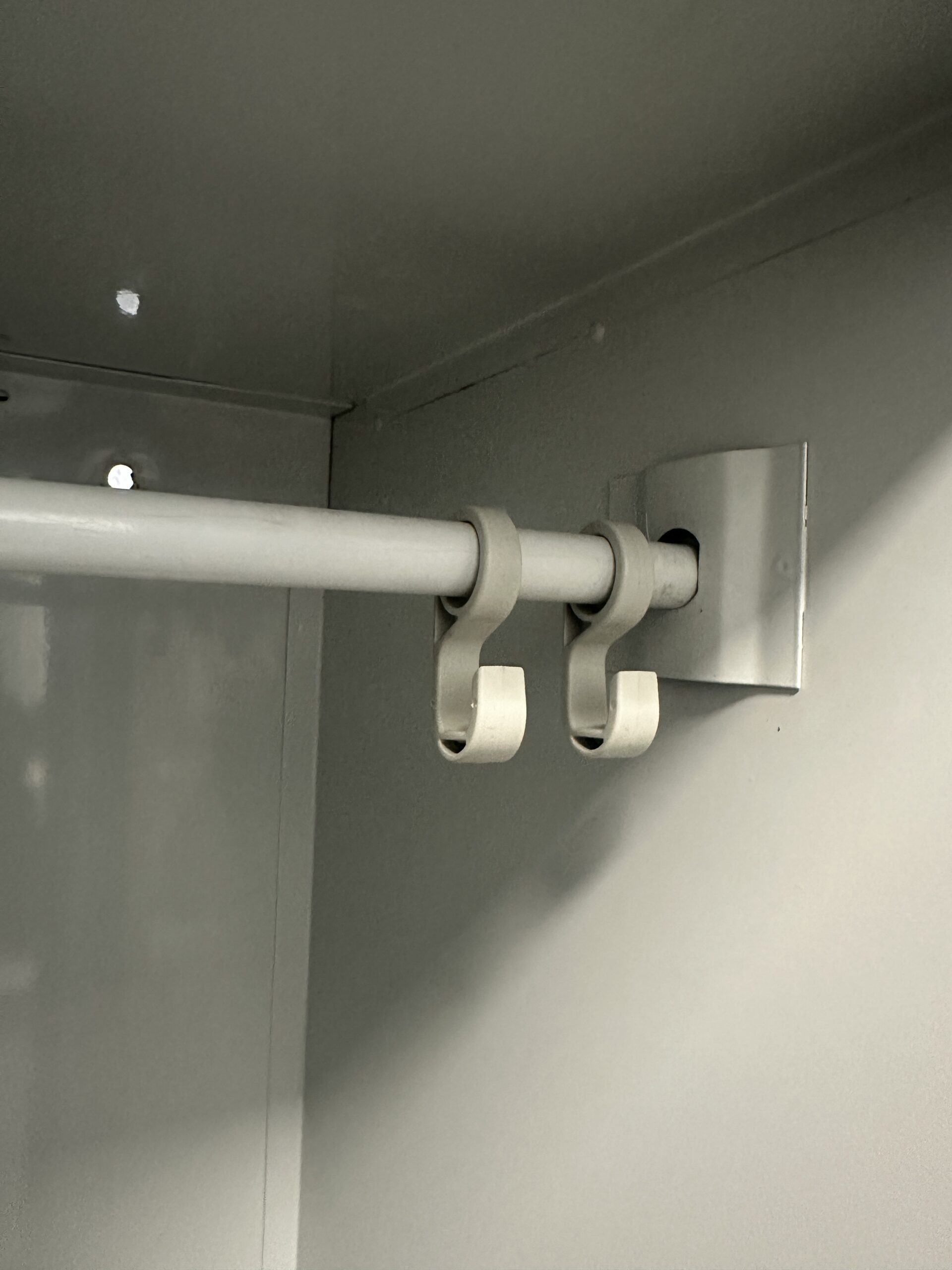 Helesinine garderoobikapp/metall riidekapp 4 uksega 119x55x178cm - Pilt 7