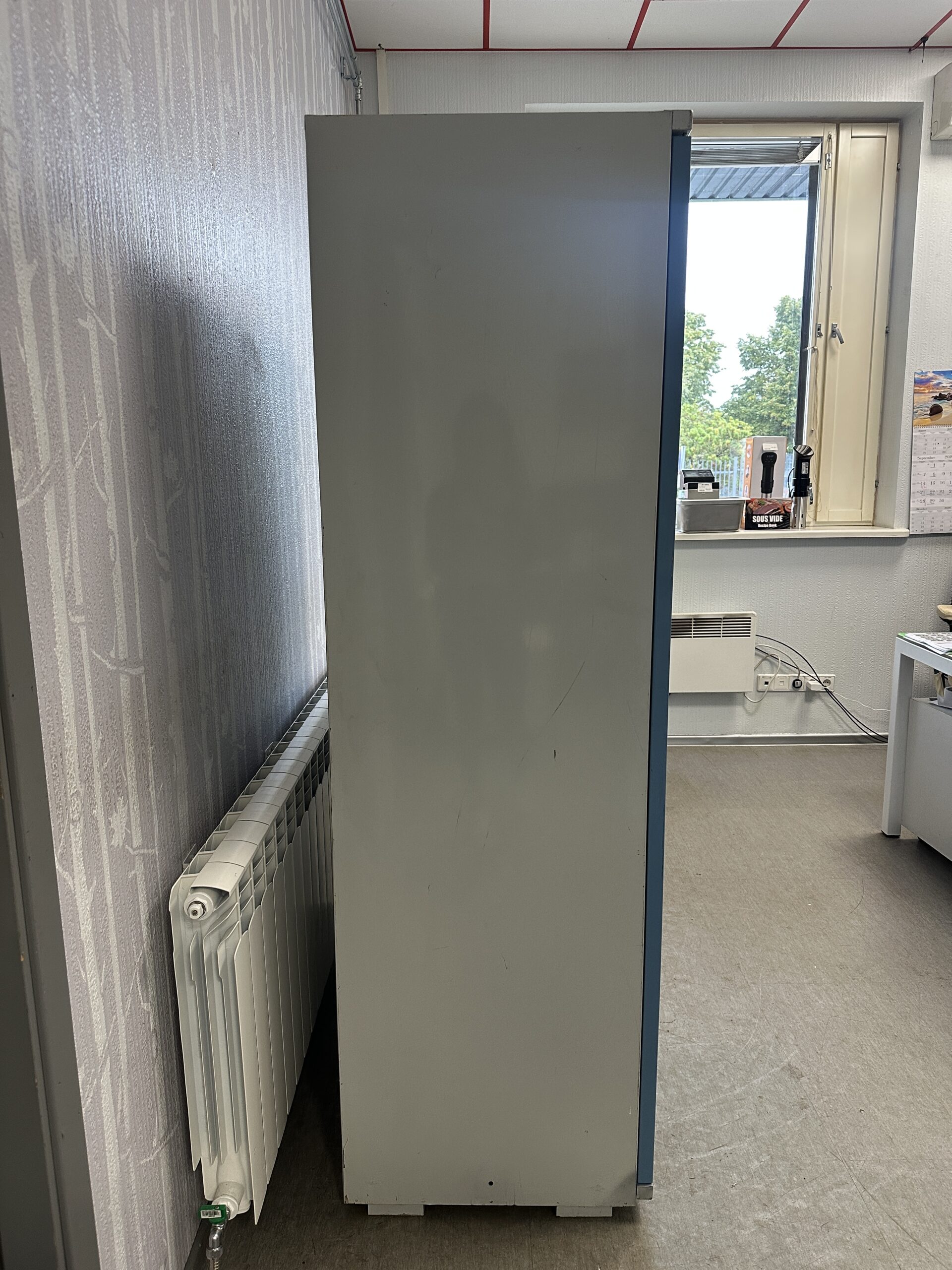 Helesinine garderoobikapp/metall riidekapp 4 uksega 119x55x178cm - Pilt 9